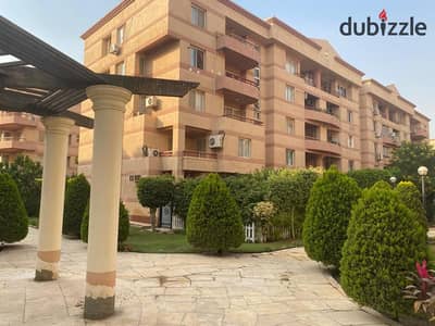 For rent, an apartment of 96m² with a 60m² garden, equipped with air conditioners