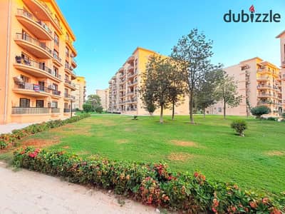 For rent, an apartment with an area of 131 sqm, including a wooden kitchen and air conditioners.