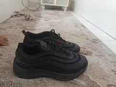 كوتشي Nike Air Max مقاس 41 لونه اسود حالته ممتازه