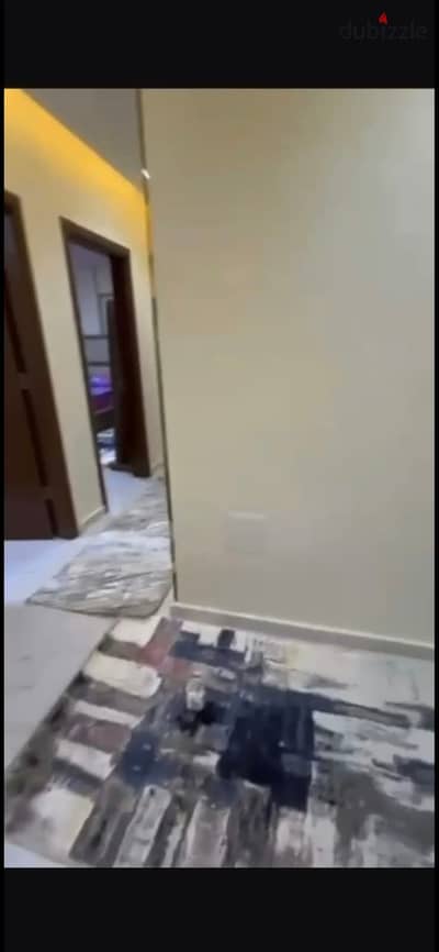شقه مفروشه للايجار غرفتين واتين حمام ف كمبوند كرستال بلازا زهراء المعادي  الدور العاشر ليس اخير يوجد أمن وحراسه ع مدار الساعة  ويوجد حمام سباحه خاص بالكمبوند  الكمبوند قريب جدا من مودرن اكاديمي وقريب أيضا لكارفور ودقائق لمول الخمسين وزهراء المعادي ومجمع ا