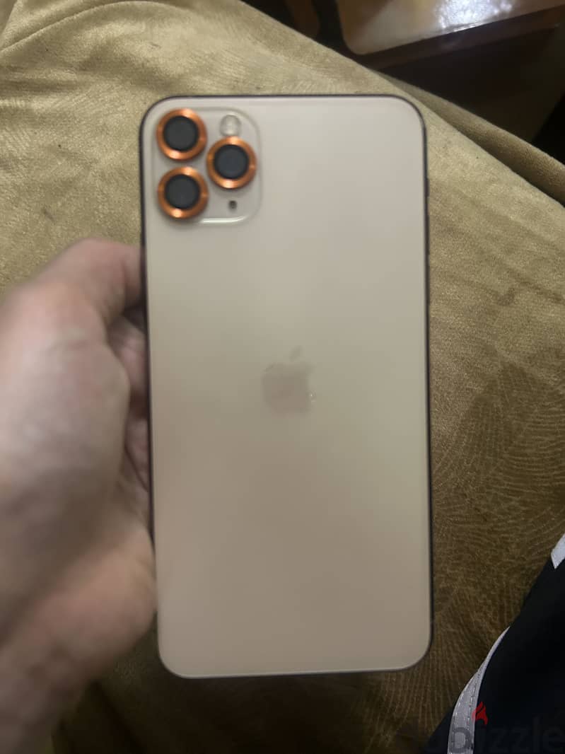 Apple - iPhone 11 Pro Max 2