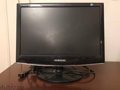شاشة ١٧ بوصة SAMSUNG