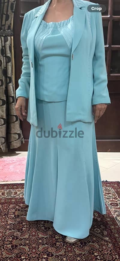 تيير لونه لبني مطرز Baby blue set with skirt