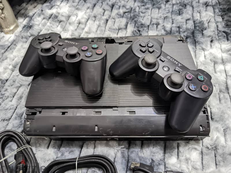 playstation 3 super slim 1