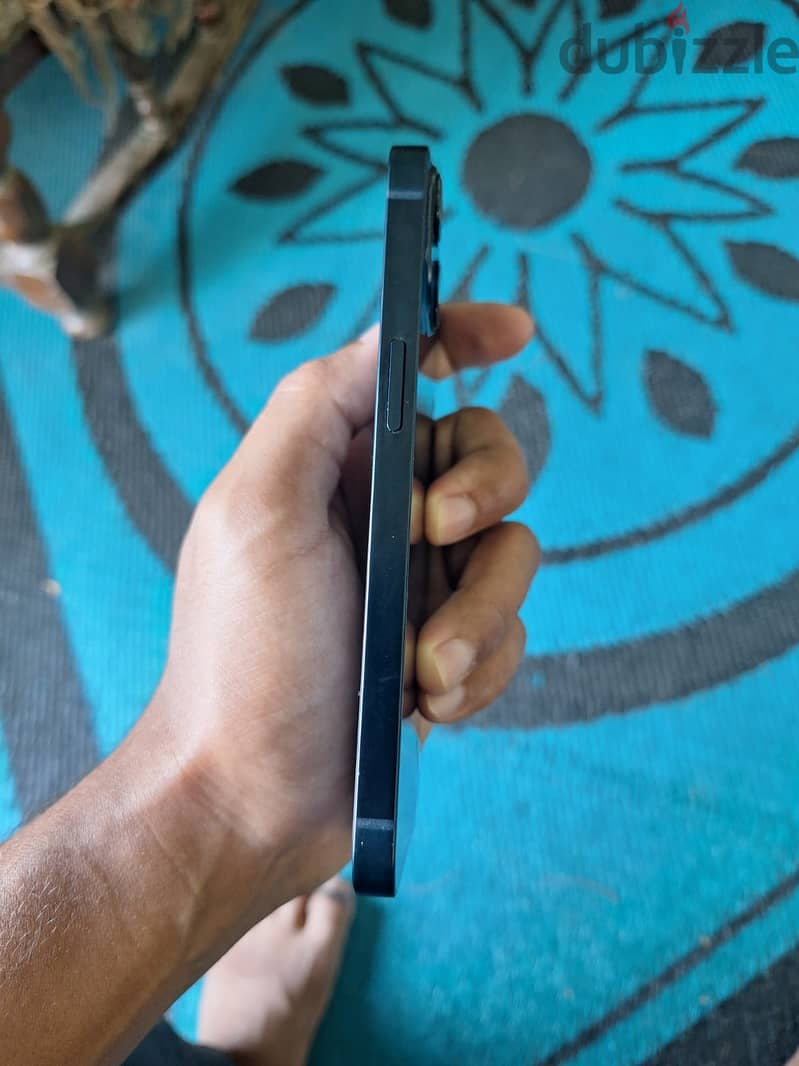 iPhone 13 3