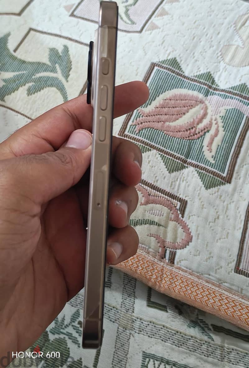 Apple - iPhone 16 Pro Max 3