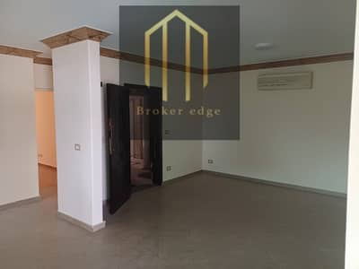Office for rent on Farid Sameka Street, area 130 square meters