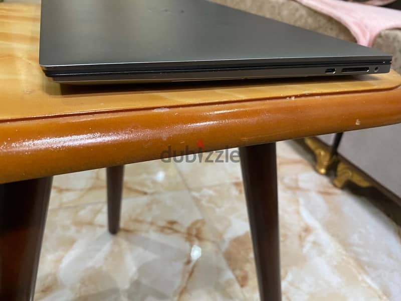 4K Touch Screen 5560 5