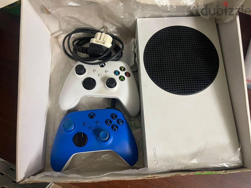 Xbox Series S 4