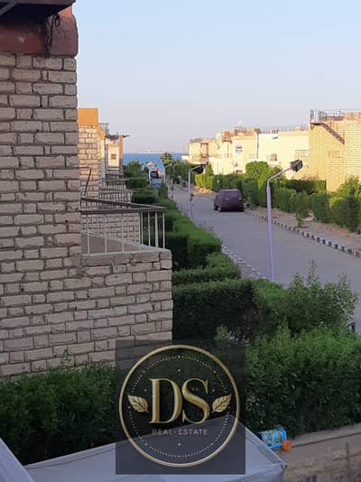 فيلا للبيع في العين السخنه مساحه 180م بحديقه 80 م الترا سوبر لوكس بادون الفرش و الاجهزه