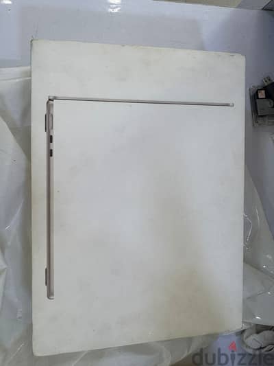 MacBook M3 2024