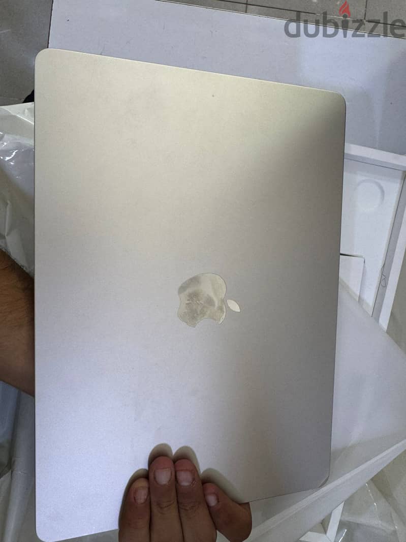 MacBook M3 2024 1