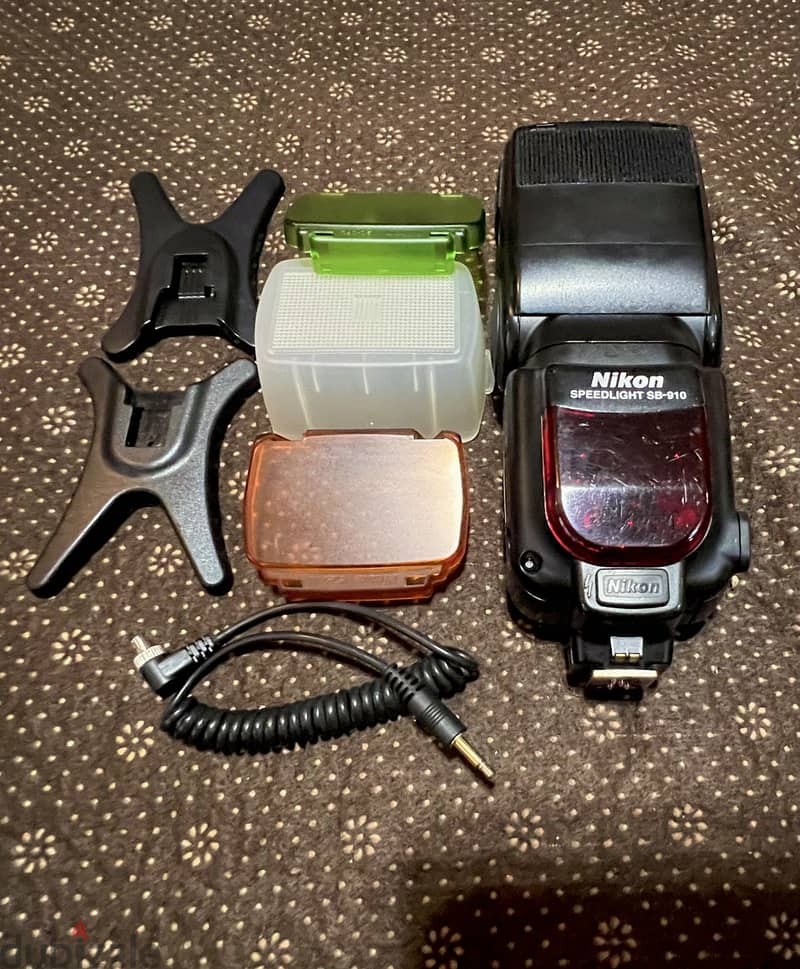 ‏Speedlight SB-910 1