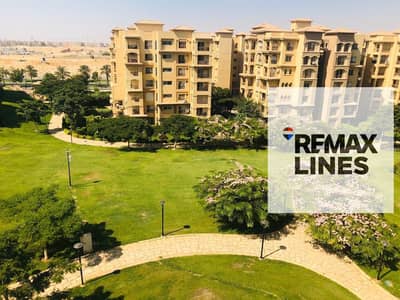 شقة مفروشة للايجار في مدينتي B1 فيو وايد جاردن موقع مميز بجوار اوبن اير مول تشطيبات الترا سوبر لوكس