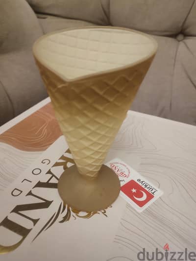 كاسات آيس كريم