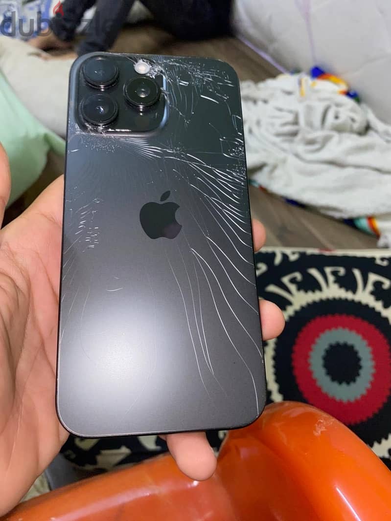 Apple - iPhone 16 Pro Max 1