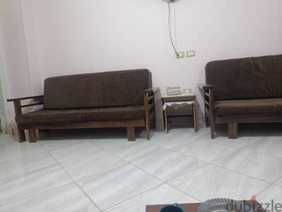 2ركنة للبيع بحالة جيدة ركنة خشب وركنة قماش 3قطع