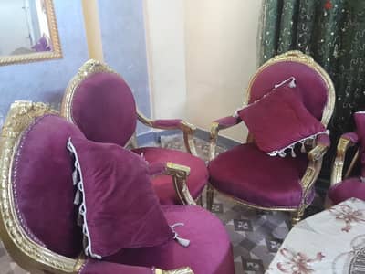 صالون مدهب مستعمل بحاله الجديد استعمال خفيف 6شهور