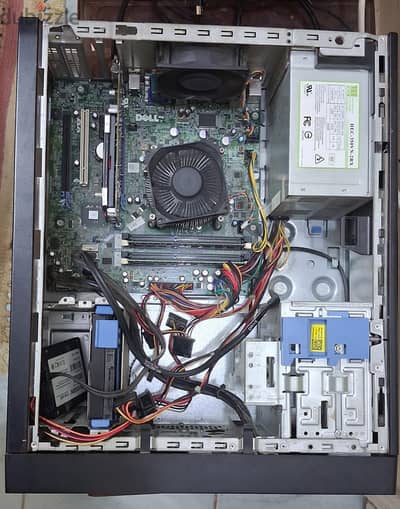 جهاز ديل بكارت خارجي dell case with ddr5 card