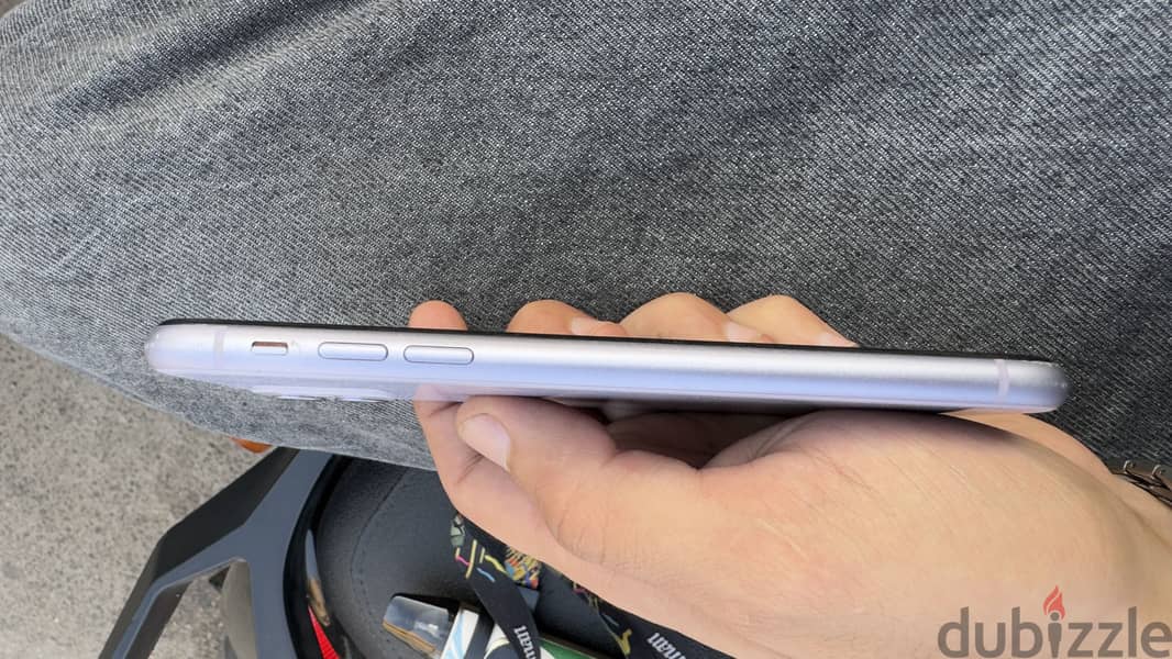 Apple - iPhone 11 2