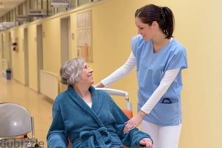 افضل طاقم تمريض منزلي ومرافقات للمسنين  اقامه وشفتات