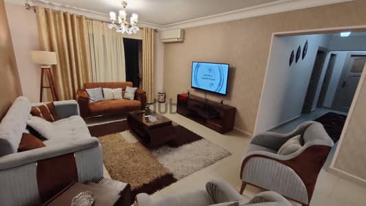 شقه للايجار مفروش  140 متر شارع عباس العقاد مدينة نصر للعائلات