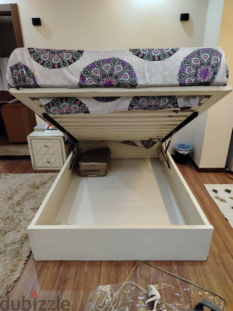 bed in good condition 1