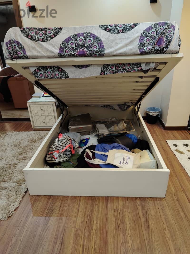 bed in good condition 4