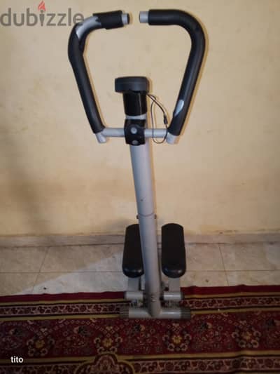 جهاز استيبر (Stepper) رياضي مزود بمقابض