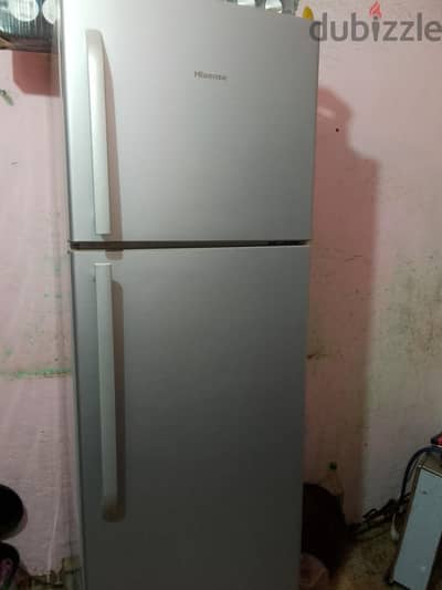 ثلاجة hisense