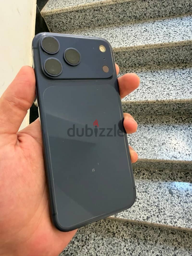 Apple - iPhone 17 Pro Max 3