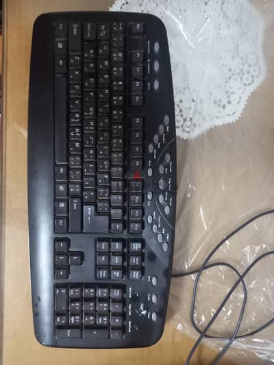 كيبورد بالسلك بحاله ممتازه