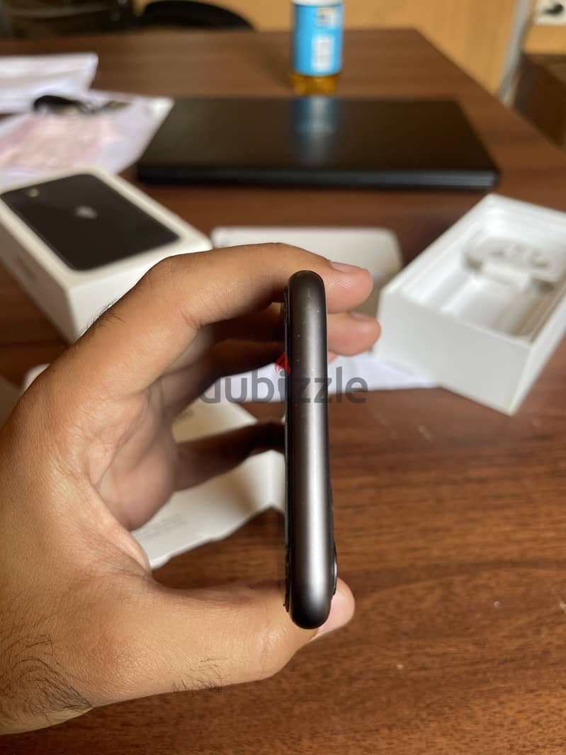 Apple - iPhone 11 4