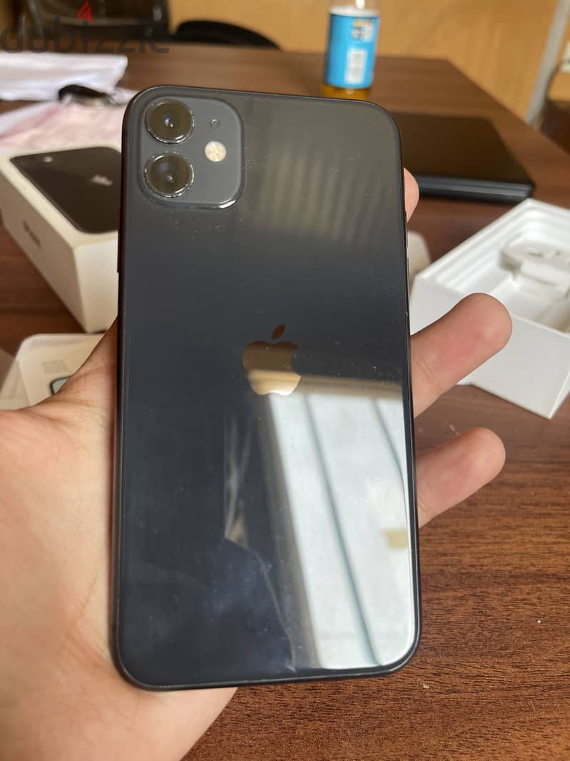 Apple - iPhone 11 8