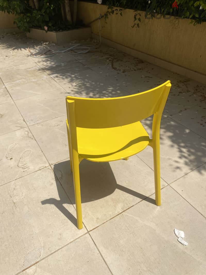 Yellow chair 1
