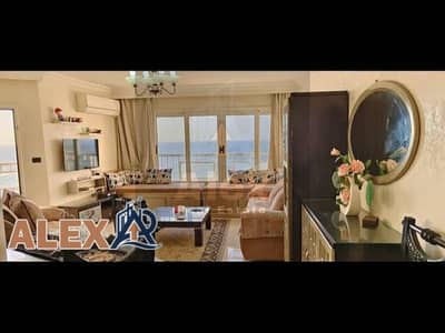 Furnished apartment in Ghaly directly on the sea