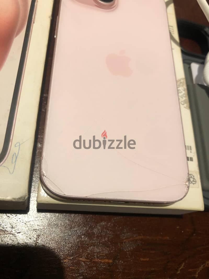 iPhone 15 4