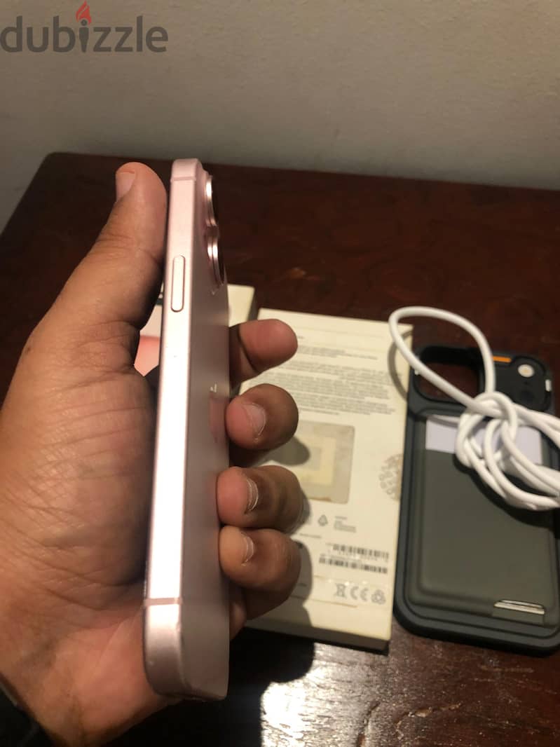 iPhone 15 6