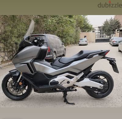 هوندا forza 750