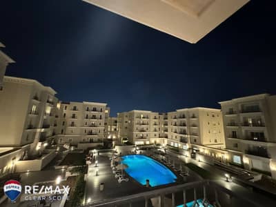 شقة مفروشة للإيجار في ميفيدا | 191م | دور ثاني | فيو Pool ولاندسكيب | 3 غرف | Ultra Super Lux | جاهزة من سبتمبر | 150 ألف
