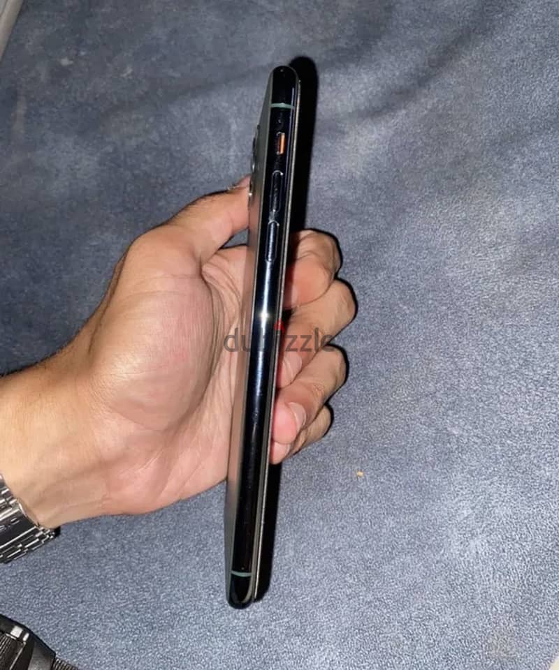 Apple - iPhone 11 Pro Max 4