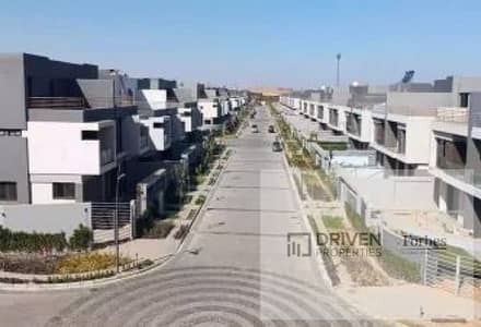 اقل سعر توين هاوس  استلام فوري للبيع في كمبوند باتيو الزهراء الشيخ زايد الجيزه   El  Patio Zahraa Compound