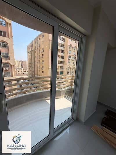 Apartment for rent vacant Zahra Maadi Al-Ma'raaj close to Fifty Street, a distinguished and upscale location close to Carrefour and Happiness Street and all services, restaurants, and global brands.