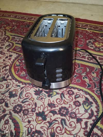 محمصة توست تورنيدو (Tornado Toaster) بحالة ممتازة