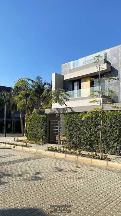 Prime location townhouse with a private pool view for sale in La Vista Patio Town, Fifth Settlement, near the American University in Cairo, 90th Stree