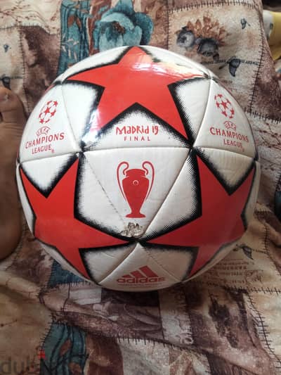 كوره اديداس