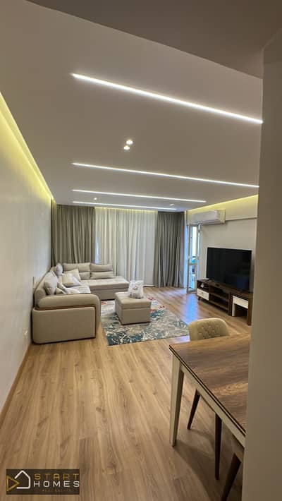 First occupancy, directly opposite the Eastern Market. Furnished modern apartment for rent in a prime location close to all services.