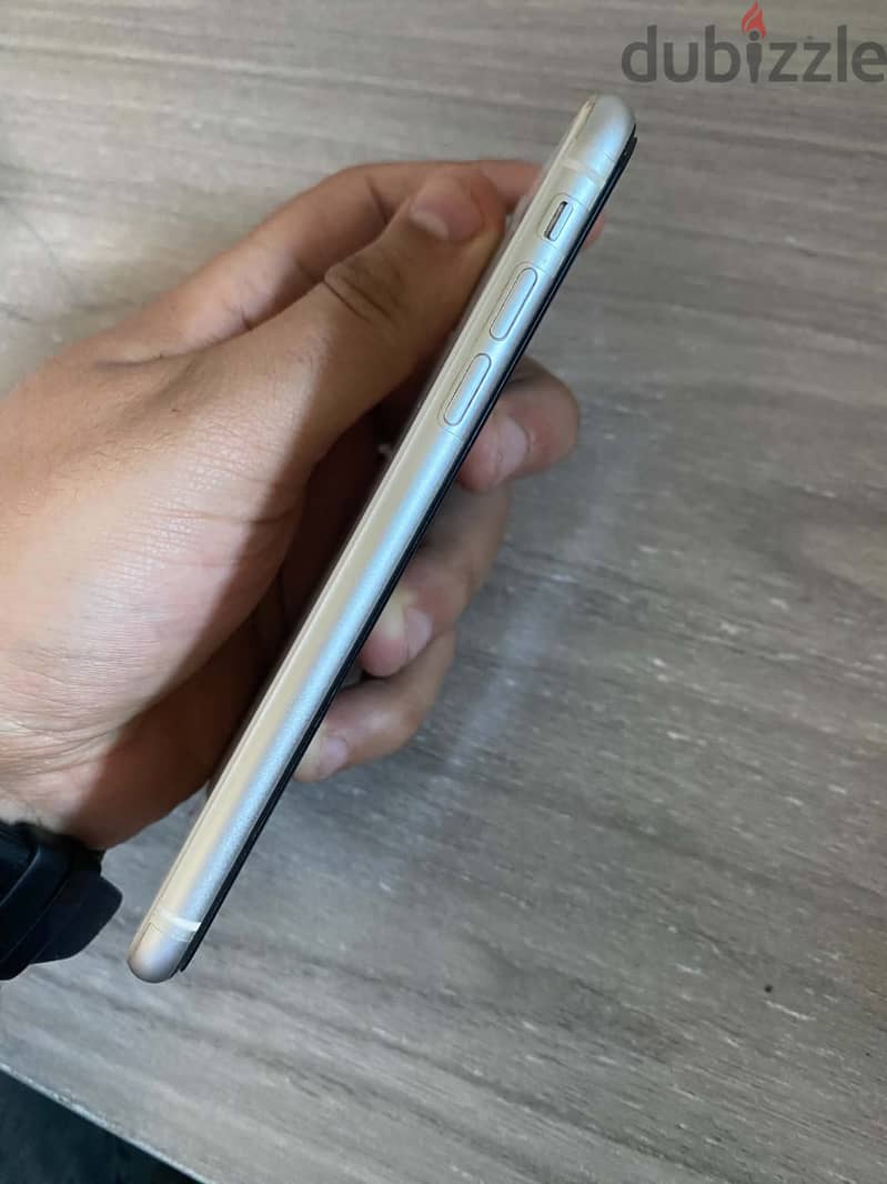 آبل - آيفون 11 4