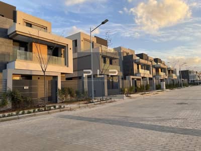 Corner townhouse villa resale for sale at the lowest price with immediate delivery in La Vista City Compound in the New Administrative Capital