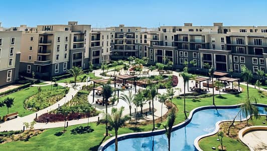 4BR Apartment Overlooking Lap Pool & Largest Garden